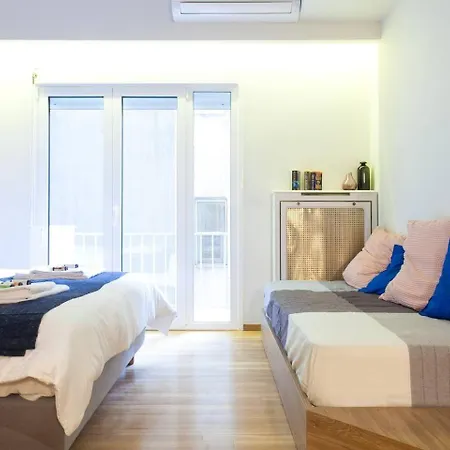 Toni's Lovely Retreat Studio For Couples In Centre Apartment